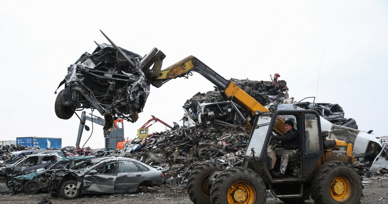 Z CEP zniknęło ponad  500 tys. samochodów. Zdecydowana większość trafiła na złom /Tomasz Kawka /East News