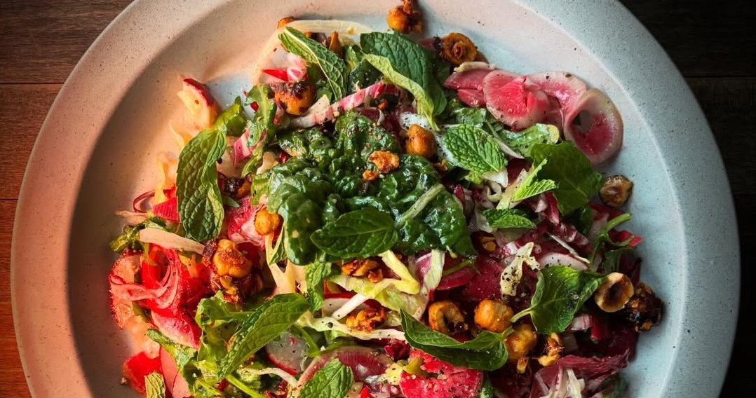 З чорної редьки можна готувати корисні салати: вона чудово поєднується з часником, морквою, буряком та сушеними фруктами /Domena publiczna