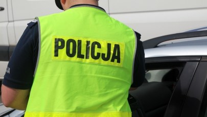 Z ciężarną żoną uciekał przed policją, bo nie miał prawa jazdy