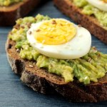 Z czym najlepiej łączyć jajka? Dodatki, które poprawiają trawienie i podkręcają metabolizm