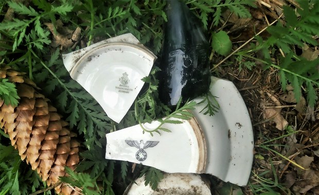 Z detektorami wkroczyli do Mamerek. Szukają przedmiotów z czasów II wojny światowej