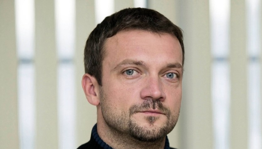 ​"Z dnia na dzień z policjanta zostałem aktorem". Co słychać u Sebastiana Wątroby z W11?