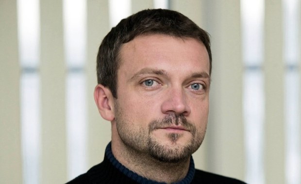 ​"Z dnia na dzień z policjanta zostałem aktorem". Co słychać u Sebastiana Wątroby z W11?