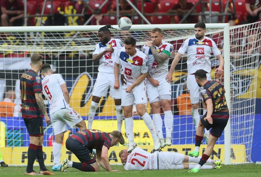 Z finale Pucharu Polski Wisła Kraków pokonała Pogoń Szczecin / 	Leszek Szymański    /PAP