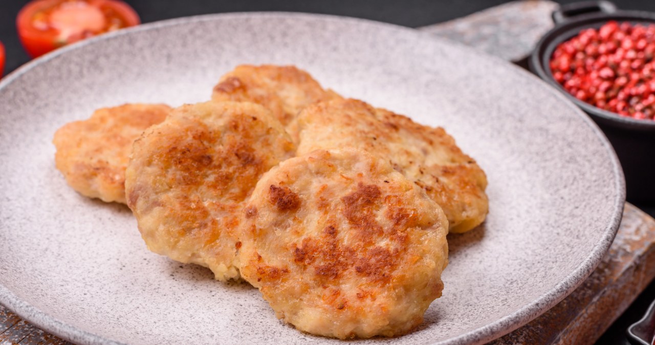 Z kalafiora można przyrządzić pyszne placuszki idealne na obiad / chernikovatv /123RF/PICSEL