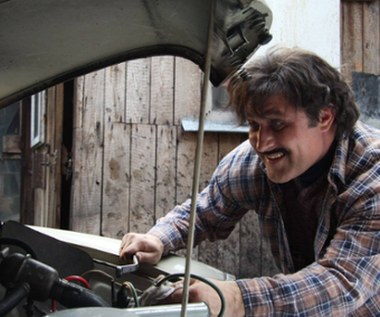 Z kinowych ról najbardziej ceni sobie występ w filmie "Być jak Kazimierz Deyna" w reżyserii... żony Anny Wilczur-Bluszcz. 

"'Być jak Kazimierz Deyna' jest komedią, a ja rzadko się w nich pojawiam. Jestem raczej kojarzony z negatywnymi bohaterami i pewnie dlatego ludzie na ulicy nie podchodzą do mnie i nie proszą o autograf. Może jestem dla nich nieobliczalnym facetem, po którym nie wiadomo czego się spodziewać" - tłumaczy aktor.