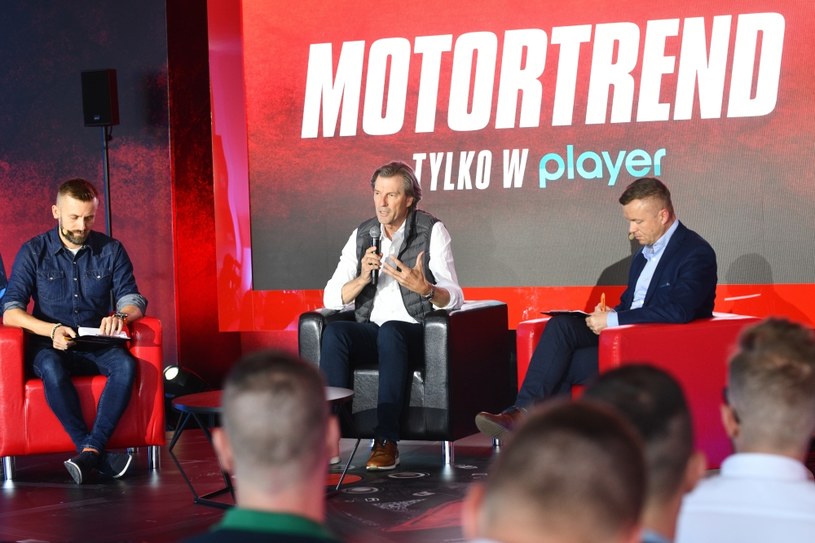 Z lewej Maciej Gozdowski z Player.pl, obok Angus Mac Kenzie z MotorTrend /TVN Discovery Polska /materiały prasowe