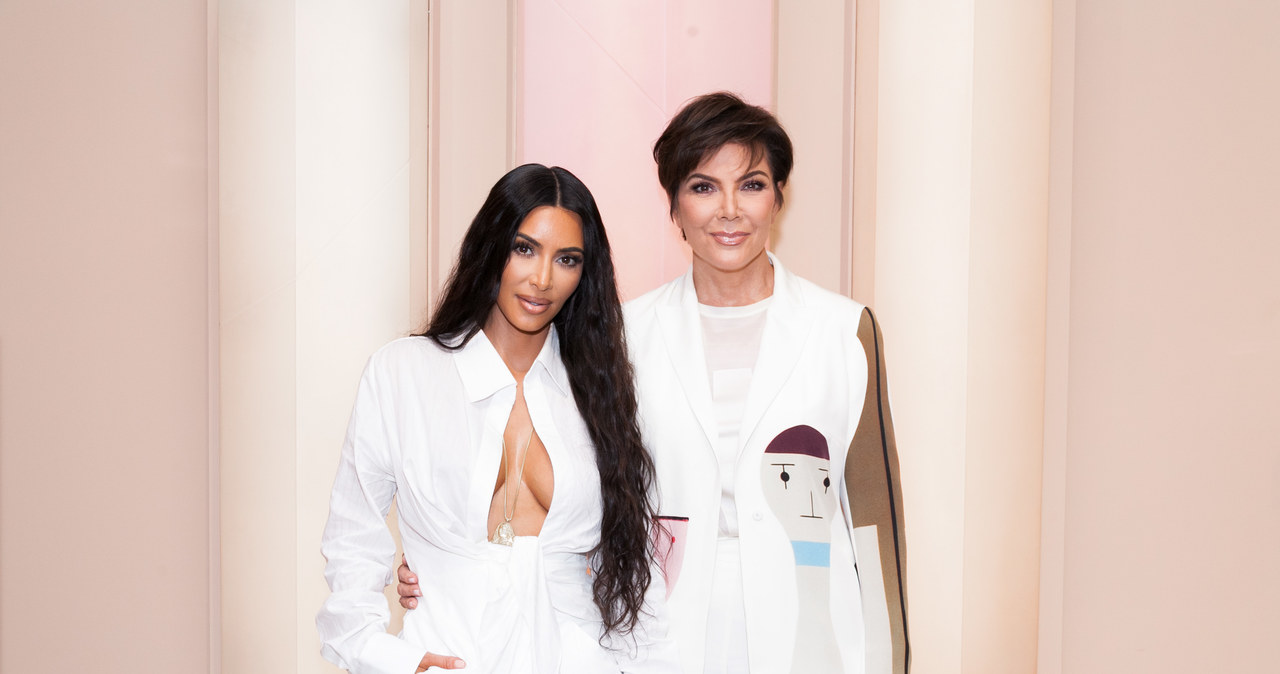 Z łuszczycą zmaga się Kim Kardashian oraz jej mama Kris Jenner / Presley Ann / Stringer /Getty Images