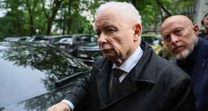 Z miesięcznicy prosto do prokuratury. Wraca sprawa Kaczyńskiego sprzed lat