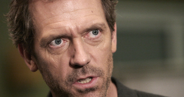 - Z natury nie jestem pogodną osobą - mówi Hugh Laurie, fot.Charley Gallay &nbsp; /Getty Images/Flash Press Media