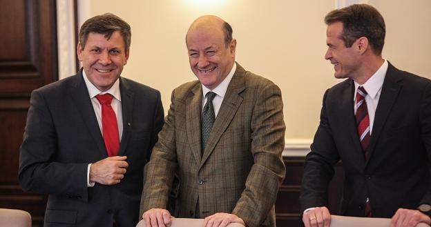 Z obrad rządu: Janusz Piechociński (L), Jacek Rostowski (C) i Sławomir Nowak (P) /PAP