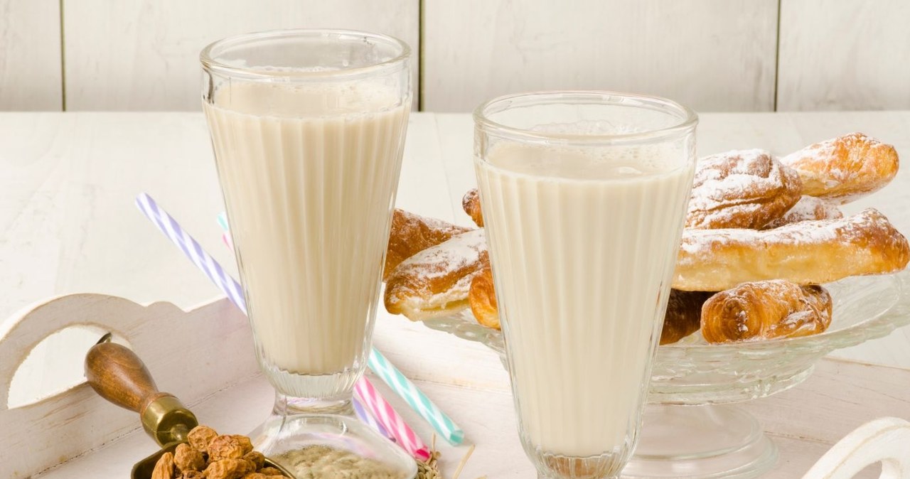 Z orzechów tygrysich powstaje horchata de chufa, czyli hiszpański napój chłodzący z okolic Walencji, spożywany głównie w lecie /Pat_Hastings /123RF/PICSEL
