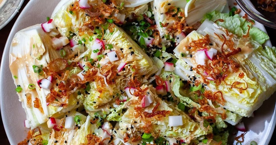 З пекінської капусти можна готувати легкі салати, мариновані закуски та голубці /Domena publiczna