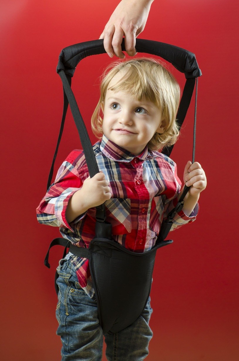 Z podobnych sprzętów mogą z umiarem korzystać dzieci, które opanowały już chodzenie i skakanie /123RF/PICSEL