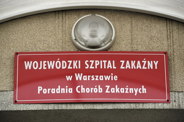 Z powodu grypy i koronawirusa lekarze apelują o ograniczenie wizyt w poradniach / 	Radek Pietruszka   /PAP