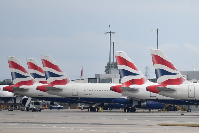 Z powodu pandemii koronawirusa British Airways będą musiały uziemiać samoloty na skalę większą niż kiedykolwiek wcześniej /AFP