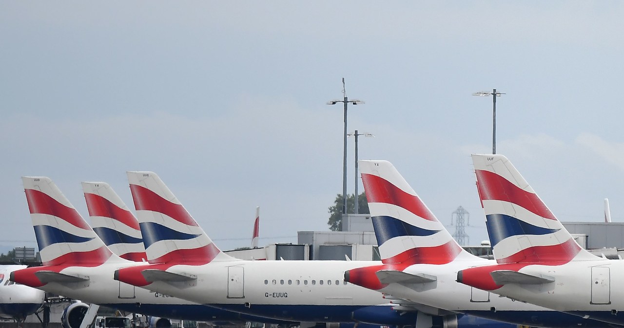 Z powodu pandemii koronawirusa British Airways będą musiały uziemiać samoloty na skalę większą niż kiedykolwiek wcześniej /AFP