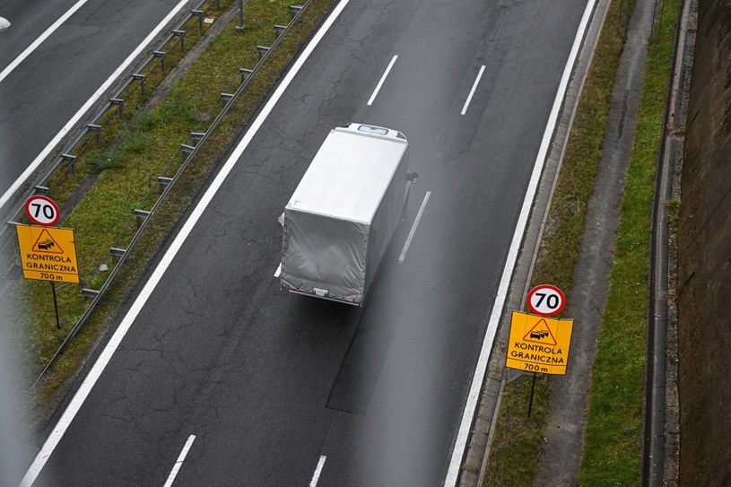 Z powodu procedury odwoławczej budowa 20-kilometrowego odcinka autostrady D11, która połączy Pragę z polską granicą, nie może ruszyć /OMAR MARQUES / ANADOLU AGENCY / Anadolu via AFP /