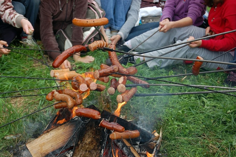 Z powodu przypadającej w piątek w Kościele katolickim uroczystości Wniebowzięcia Najświętszej Marii Panny katolików nie obowiązuje wstrzemięźliwość od pokarmów mięsnych. /Shutterstock