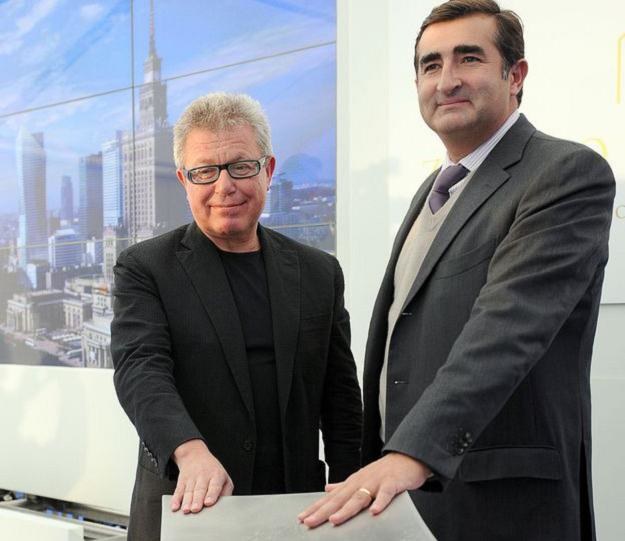 Z prawej Jean-Francois Ott, prezes Orco Property Group (z lewej architekt Daniel Libeskind) /AFP