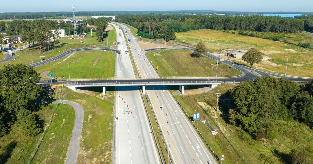 Z przebudowanej do standardów autostrady DK18 kierowcy mają skorzystać już bardzo niedługo. /Marek Pilaczyński/ GDDKiA/ X /