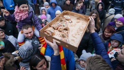 ​Z rogalami w gości. Piłkarze Lecha Poznań częstują białostoczan