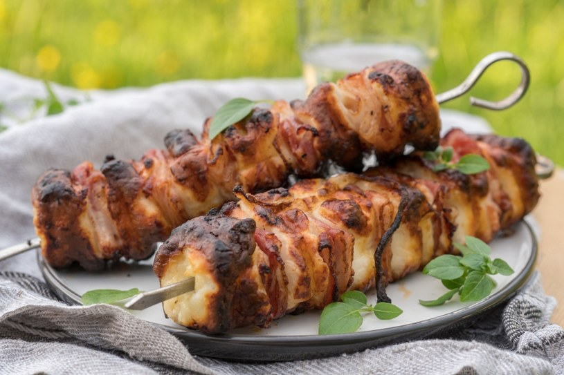 Z sera halloumi można zrobić pyszne szaszłyki /123RF/PICSEL