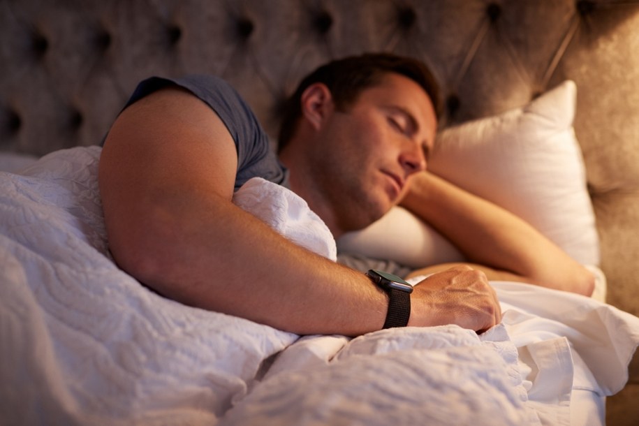 Z sondażu Instytutu Badań Pollster wynika, że 61 proc. ankietowanych Polaków jest przeciwnych zmianom czasu. /Shutterstock