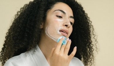 Z tą szczoteczką dokładniej oczyścisz cerę. Wiele osób jednak powiela ten błąd