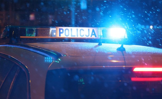 Z trójką małych dzieci i ciężarną narzeczoną w aucie uciekał przez policją