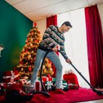 Z twojej choinki opadają igły? Zrób to, a drzewko przetrwa całe święta