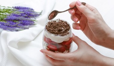 Z tym deserem da sobie radę nawet amator. Idealny na Dzień Kobiet