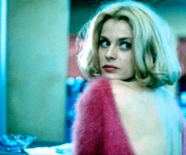 Z Wimem Wendersem Nastassja Kinski spotkała się po raz kolejny w 1984 roku na planie filmu "Paryż Teksas". W obrazie, który otrzymał Złotą Palmę na festiwalu filmowym w Cannes, aktorkę oglądaliśmy w niedużej, ale kluczowej roli kobiety, która porzuciła swojego kilkuletniego synka i zajmuje się pracą w peep-show.  Współpracę z niemieckim reżyserem kontynuowała występem w filmie "Tak daleko, tak blisko" (1993), będącym sequelem obrazu "Niebo nad Berlinem".