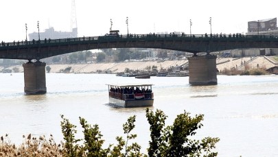 "Z wody wyłowiono 60 ciał". Katastrofa promu w Iraku