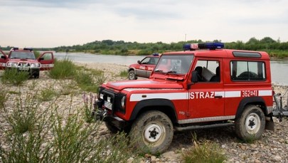 Z wody wyłowiono ciągnik i ciało mężczyzny