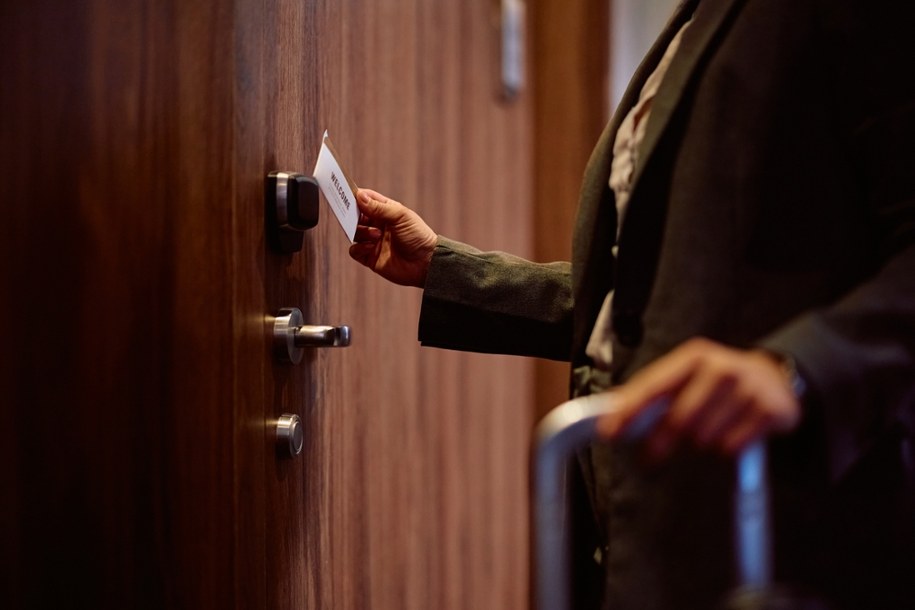 ​Kobieta zgłosiła molestowanie w hotelu. Policjant bez zarzutów