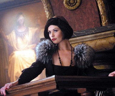 Za drugi występ Zeta-Jones została uhonorowana Oscarem i nagrodą Brytyjskiej Akademii Sztuk Filmowych i Telewizyjnych (BAFTA).