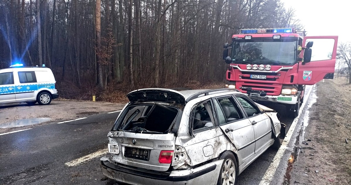 Za drugim razem 42-latek rozbił BMW, a sam trafił do szpitala. Jak wyjdzie, trafi przed sąd /Policja