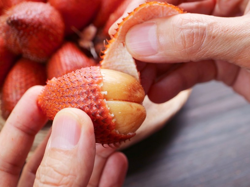 Za granicą zajadają, u nas patrzymy z rezerwą. "Pancerny" owoc ratuje oczy i zmniejsza poziom cukru