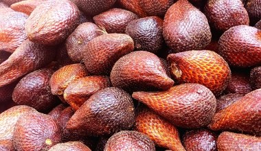 Za granicą zajadają, u nas patrzymy z rezerwą. "Pancerny" owoc ratuje oczy i zmniejsza poziom cukru