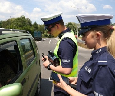 Za ile punktów karnych zabierają prawo jazdy? 