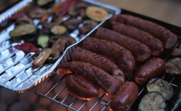 Za krótkie uchwyty, zbyt szybkie nagrzewanie. UOKiK skontrolował grille 