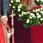 Za krótko o Benedykcie XVI? Kontrowersje wokół homilii Franciszka
