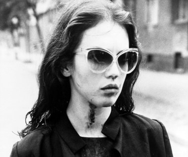 Za najwybitniejszą filmową kreację aktorki uważa się rolę w filmie "Opętanie" Andrzeja Żuławskiego (1981), za którą Adjani otrzymała Złotą Palmę w Cannes oraz Cesara dla najlepszej aktorki. Wyczerpującą fizycznie i psychicznie rolę (kluczowym momentem filmu jest naturalistyczna scena poronienia) artystka opłaciła jednak  załamaniem nerwowym i próbą samobójczą.