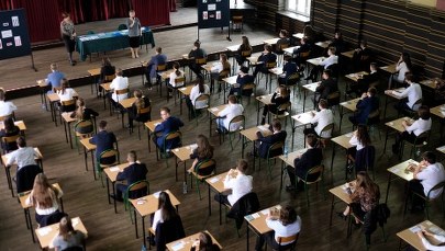 Za nami pierwszy dzień egzaminów gimnazjalnych. Nie obyło się bez problemów [ZAPIS RELACJI]