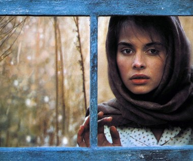 Za namową Polańskiego Nastassja Kinski rozpoczęła aktorki kurs w słynnej szkole Lee Strasberga, polski reżyser przygotowywał ją bowiem do głównej roli w przygotowywanym przez siebie filmie "Tess". Wcielenie się w brytyjską wieśniaczkę wymagało od aktorki pozbycia się silnego niemieckiego akcentu; aby lepiej wczuć się w ekranową postać Kinski została też wysłana przez Polańskiego na położoną w głębi Anglii farmę, gdzie przez pewien czas miała doświadczać trudów wiejskiego życia. Opłaciło się - dzieło Polańskiego otrzymało aż sześć nominacji do Oscara (skończyło się na trzech statuetkach), nagrodzona Złotym Globem kreacja Kinski uznawana jest zaś za najlepszą w jej karierze.