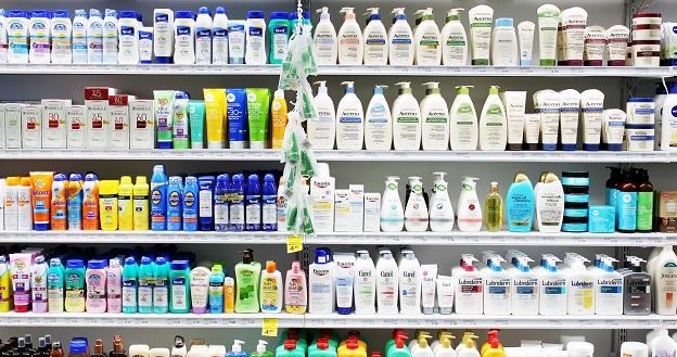 Za niektóre kosmetyki i detergenty polscy konsumenci płacą więcej niż Niemcy /&copy;123RF/PICSEL