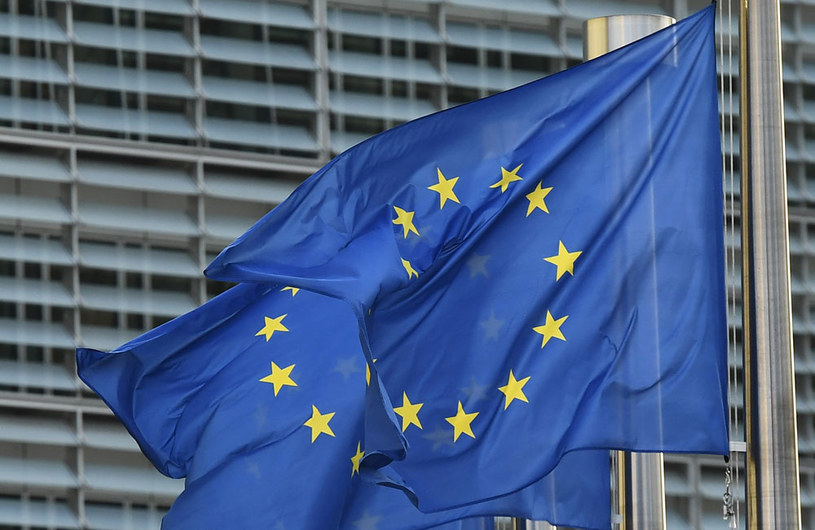 Za odmowę przyjęcia uchodźców Komisja Europejska rozpoczęła w czerwcu postępowanie przeciwko Polsce /EMMANUEL DUNAND /AFP