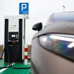 Za pięć lat w Polsce ma być 87 tys. stacji ładowania elektryków