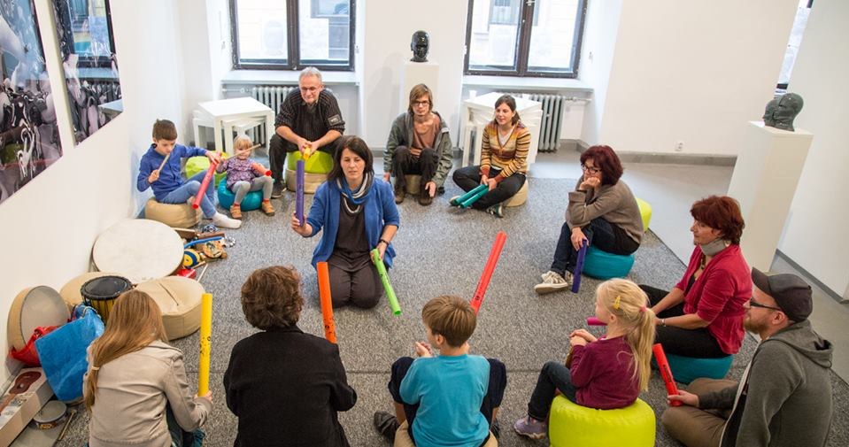 Za przyjemny lot z Muzykodromu dba kapitan Asi Mina, czyli Joanna Bronisławska - muzyk, pedagog, animatorka kultury /materiały prasowe